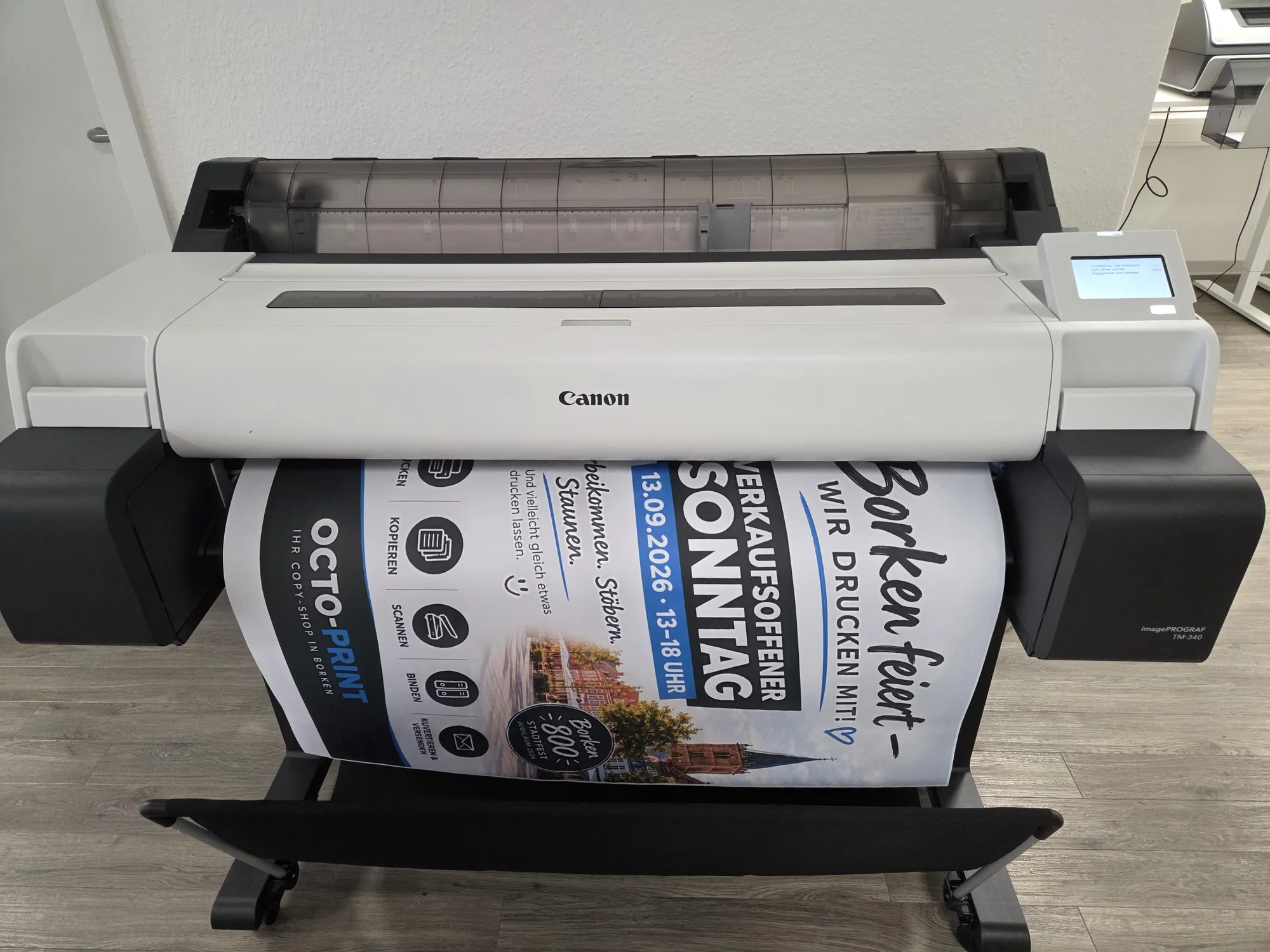 Plakat für den verkaufsoffenen Sonntag im Großformatplotter von Octo-Print